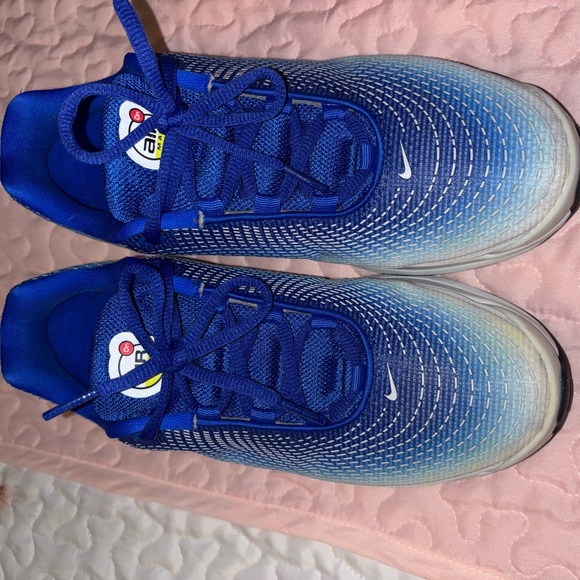 Nike Kids Blue and White Gradient Sneakers - Picture 2 of 3